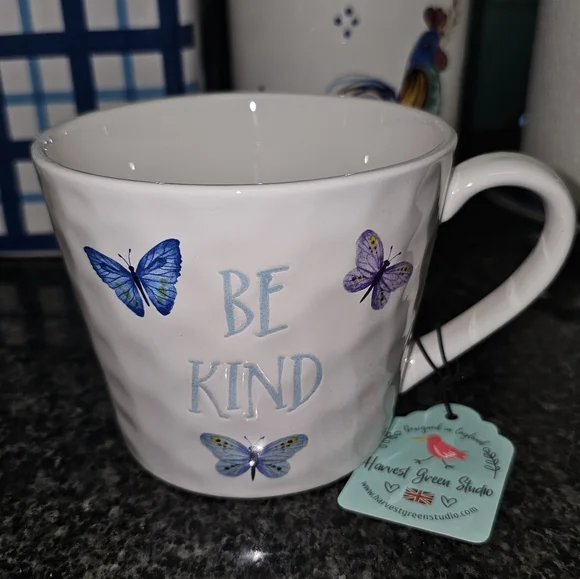 White Mug with Butterfly Design - Be Kind - Picture 4 of 4